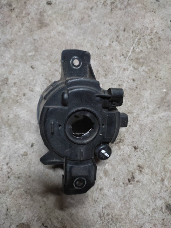 Противотуманная фара правая COROLLA 150 06-13