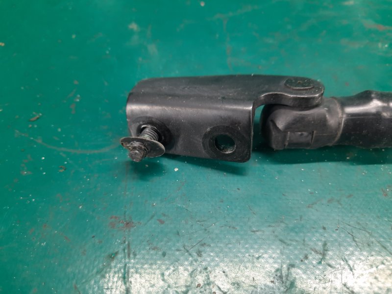 Амортизатор крышки багажника левый OUTLANDER XL 05-13 2006 Внедорожник 3.0 6B31