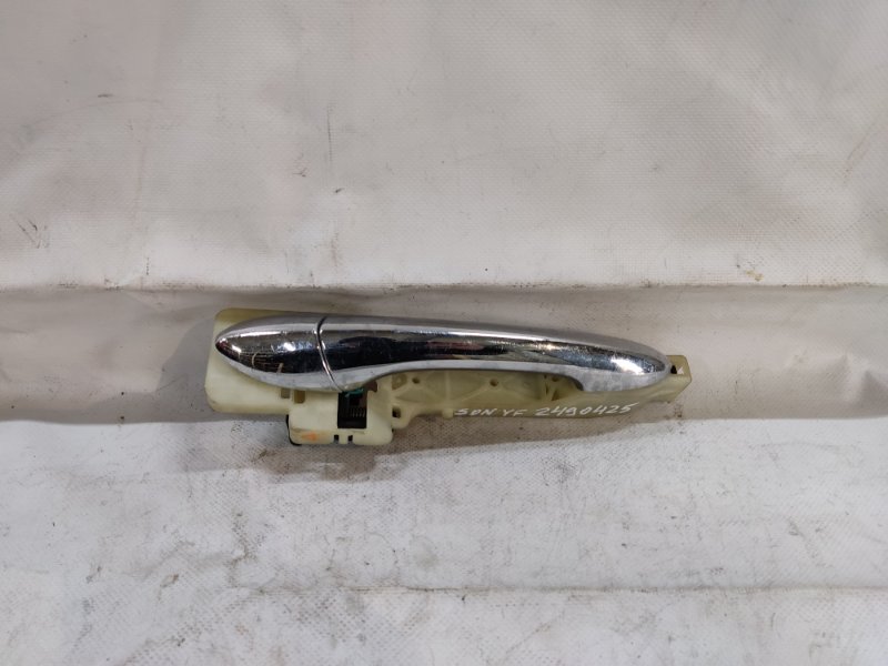 Запчасть ручка двери наружная задняя правая HYUNDAI SONATA YF 10-14 82651-3S000 Б/У Ручка двери наружная задняя правая HYUNDAI SONATA YF 10-14 82651-3S000 Б/У