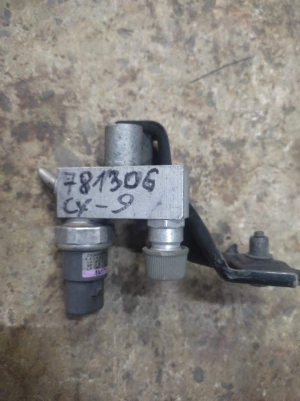 Датчик давления кондиционера MAZDA CX-9 06-16 F151-61-503 Б/У