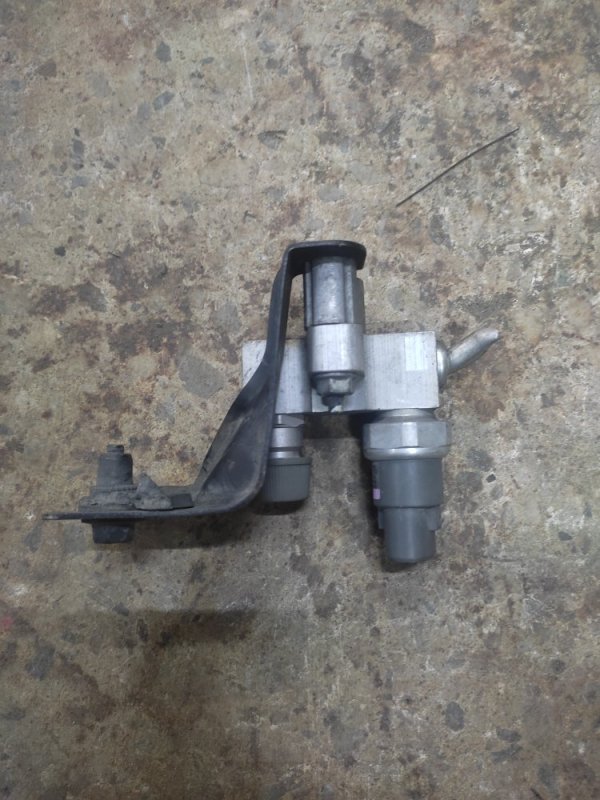 Датчик давления кондиционера CX-9 06-16