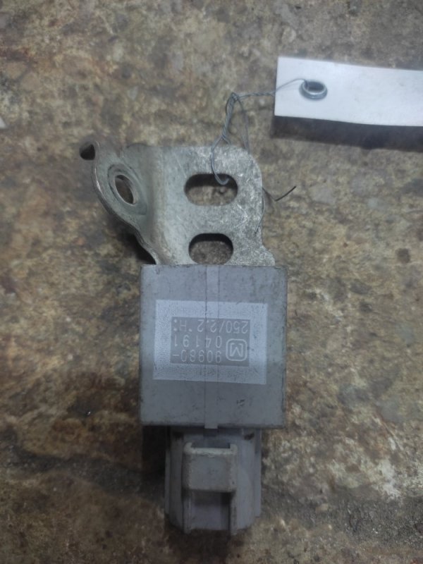 Датчик давления кондиционера TOYOTA CAMRY 40 06-11 90980-04191 Б/У