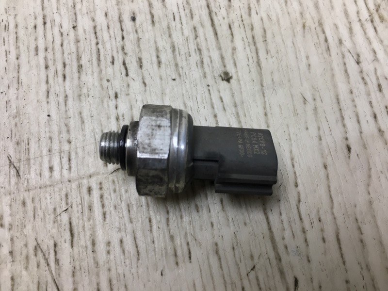 Запчасть датчик давления кондиционера KIA OPTIMA TF 11-16 -14 2010-2013 TF 97721-3K000 Б/У Датчик давления кондиционера KIA OPTIMA TF 11-16 -14 2010-2013 TF 97721-3K000 Б/У