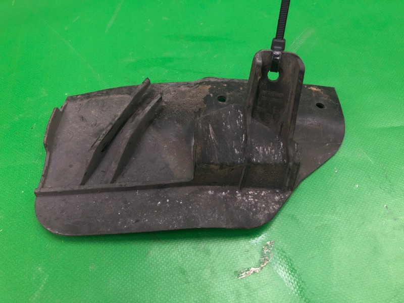 Брызговик задний левый JETTA USA 10-17 2017 162 1.4 CZTA