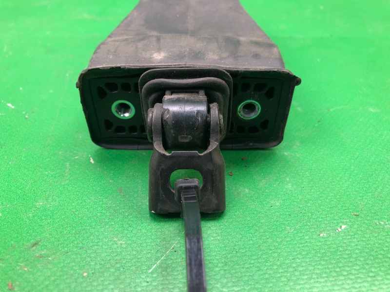 Ограничитель двери задний левый VOLKSWAGEN JETTA USA 10-17 162 1.4 CZTA Ограничитель двери задний левый VOLKSWAGEN JETTA USA 10-17 162 1.4 CZTA