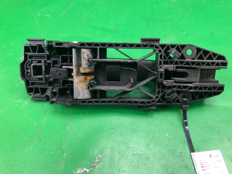 Ручка двери наружная задняя левая VOLKSWAGEN JETTA USA 10-17 162 1.4 CZTA