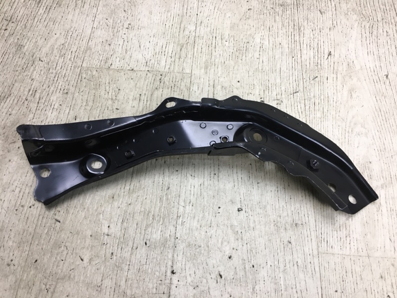 Кронштейн крепления передней панели правый INFINITI Q60 16-20