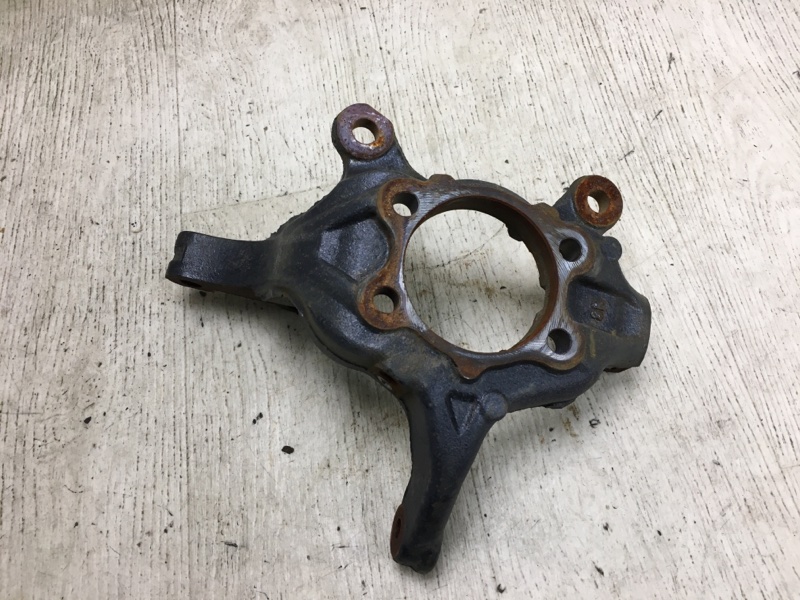 Кулак поворотный передний правый NV200 USA 13- 2020 M20XUS 2.0 MR20DE