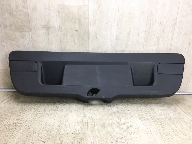 Накладка панели багажника внутренняя VOLKSWAGEN JETTA USA 10-17 2015 162 2.0 CBPA 5C6 867 605 Б/У