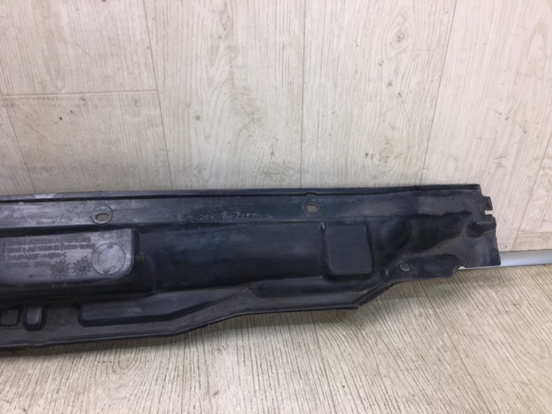 Пластик под лобовое стекло / Жабо FOCUS 10-18 2015 CB8 2.0 XQDA