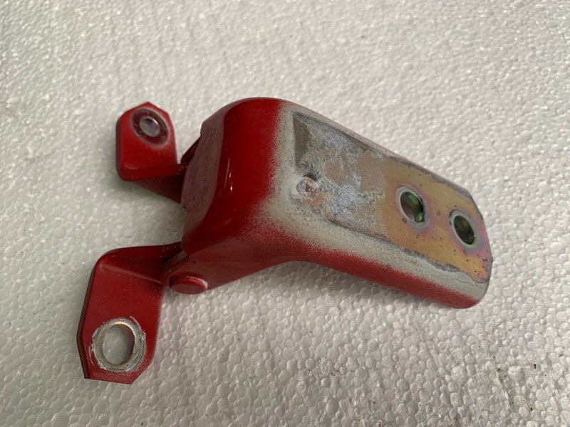 Петля двери верхняя передняя левая SUZUKI GRAND VITARA 05-15 2006 Внедорожник 2.7 69320-65J00 Б/У