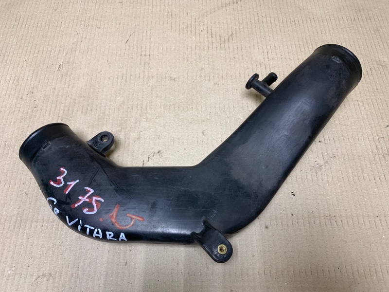 Патрубок воздушного фильтра SUZUKI GRAND VITARA 05-15 2006 Внедорожник 2.7 13830-66J00 Б/У