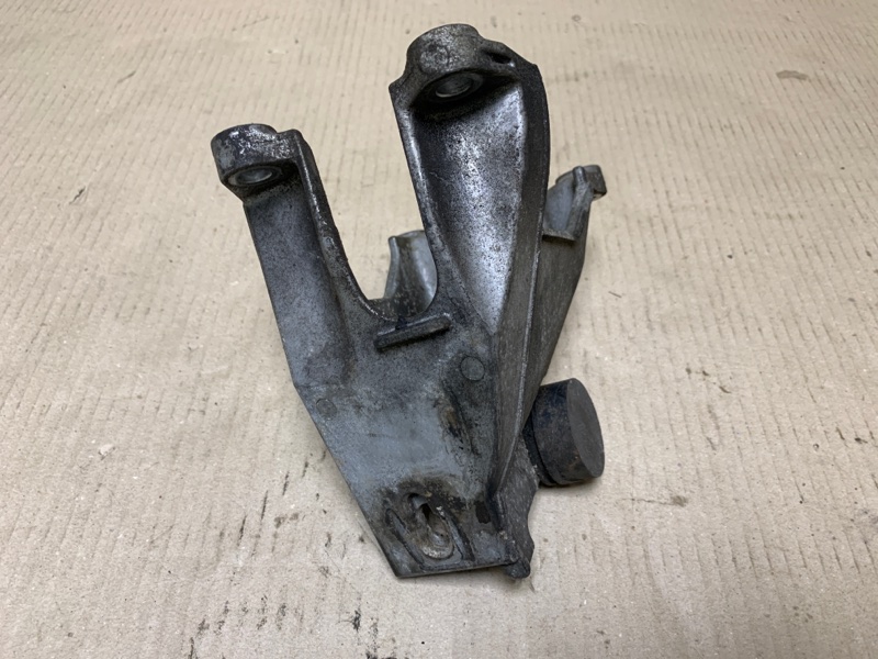 Кронштейн двигателя левый SUZUKI GRAND VITARA 05-15 2006 Внедорожник 2.7 11651-66J00 Б/У