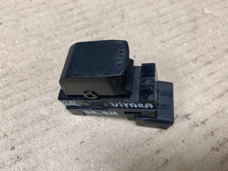 Кнопка стеклоподъемника задняя правая GRAND VITARA 05-15 2006 Внедорожник 2.7
