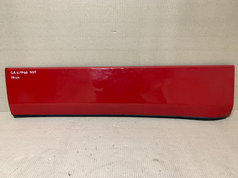 Накладка двери передняя левая SUZUKI GRAND VITARA 05-15 2006 Внедорожник 2.7 77680-65810-Z9T Б/У