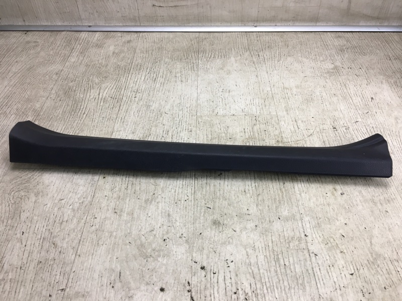 Накладка порога внутрення правая RAV4 13-19 2017 ZSA42 2.0 3ZRFE