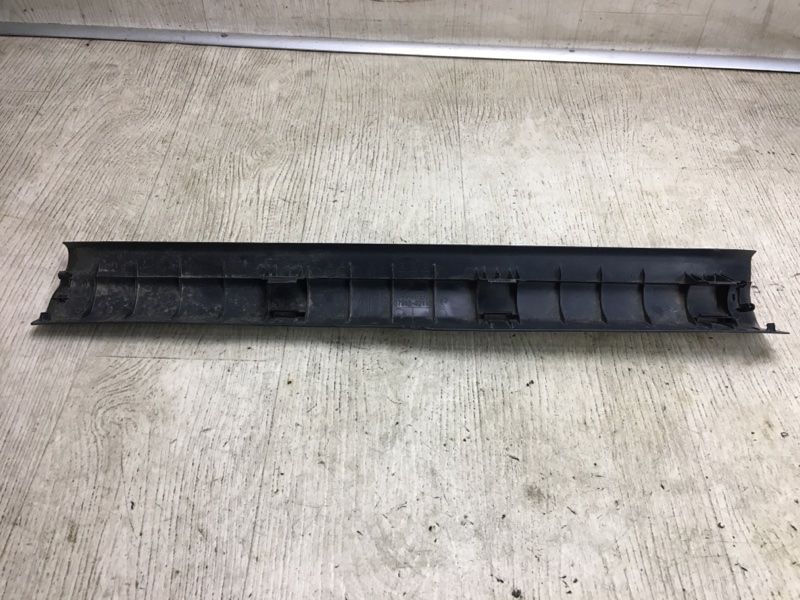 Накладка порога внутрення правая TOYOTA RAV4 13-19 ZSA42 2.0 3ZRFE