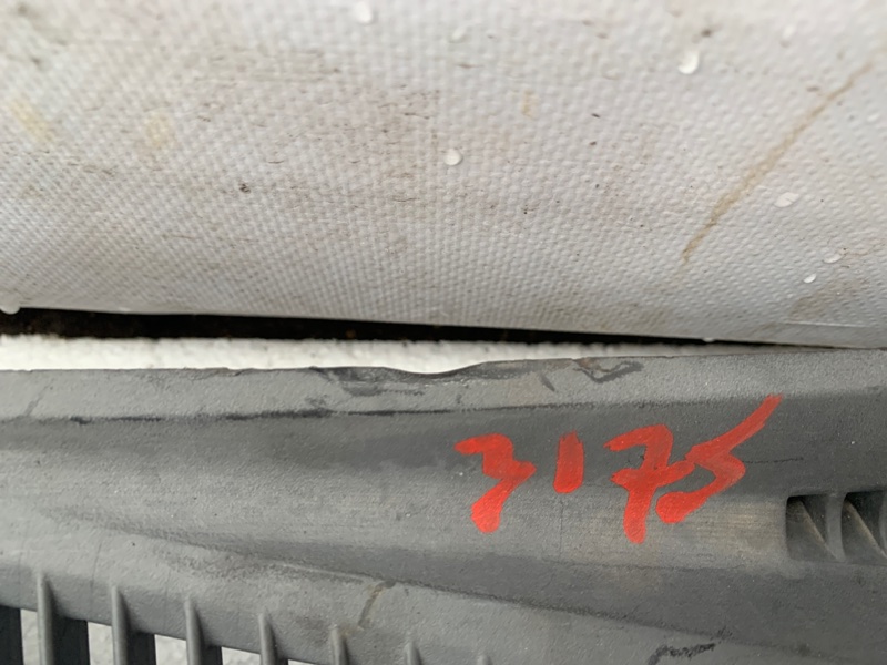 Пластик под лобовое стекло / Жабо правый GRAND VITARA 05-15 2006 Внедорожник 2.7