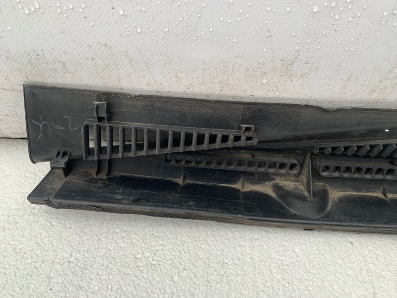 Пластик под лобовое стекло / Жабо правый GRAND VITARA 05-15 2006 Внедорожник 2.7