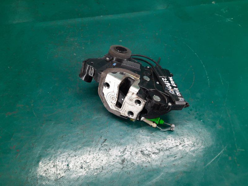 Замок двери передний левый TOYOTA YARIS 05–11 2008 Хэтчбек 1.5 1NZ-FE 69040-47060 Б/У