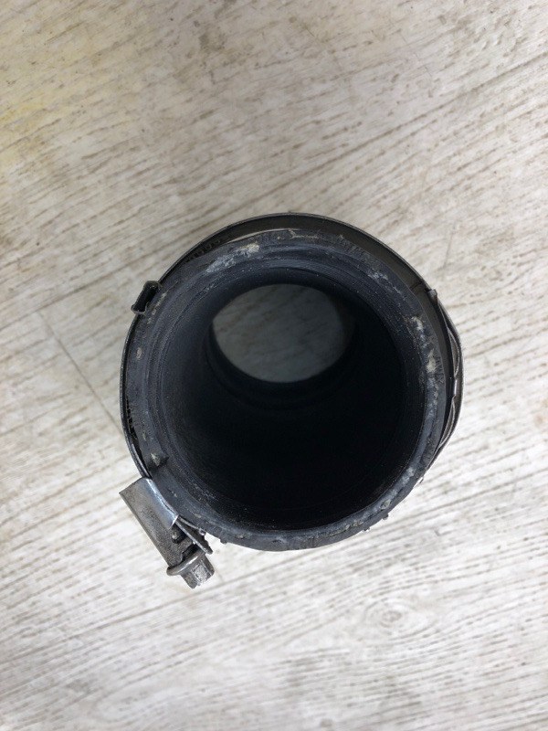 Патрубок интеркулера PASSAT B7 11-15 2014 A32 1.8 CPRA