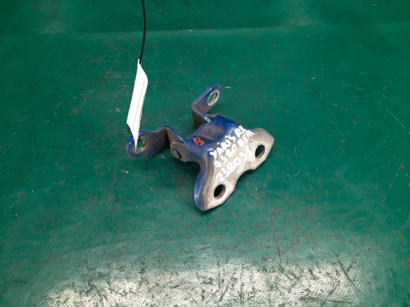 Запчасть петля двери верхняя задняя правая TOYOTA YARIS 05–11 2008 Хэтчбек 1.5 1NZ-FE 68750-20121 Б/У Петля двери верхняя задняя правая TOYOTA YARIS 05–11 2008 Хэтчбек 1.5 1NZ-FE 68750-20121 Б/У