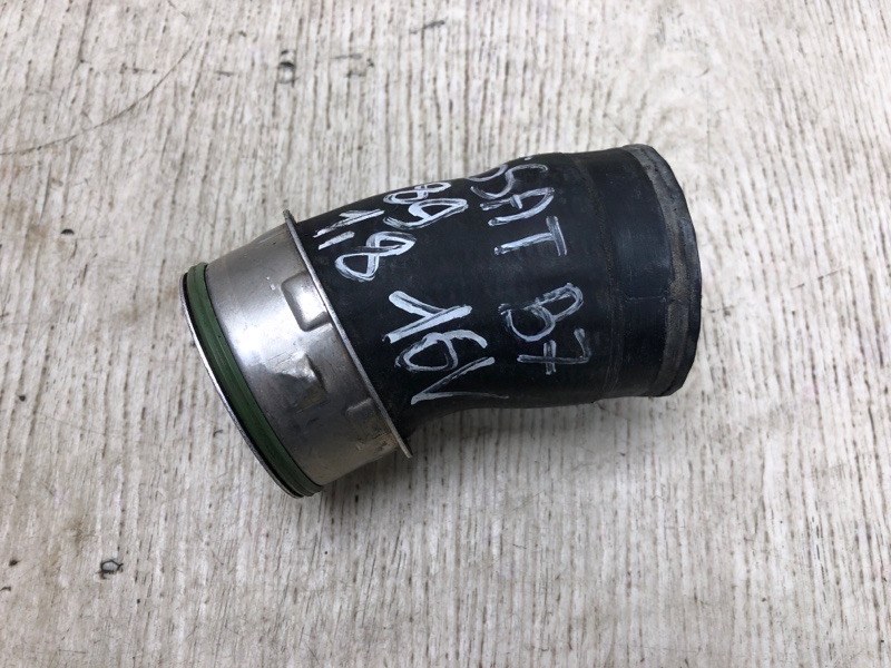 Патрубок интеркулера VOLKSWAGEN PASSAT B7 11-15 2014 A32 1.8 CPRA 1K0 145 828 AC Б/У