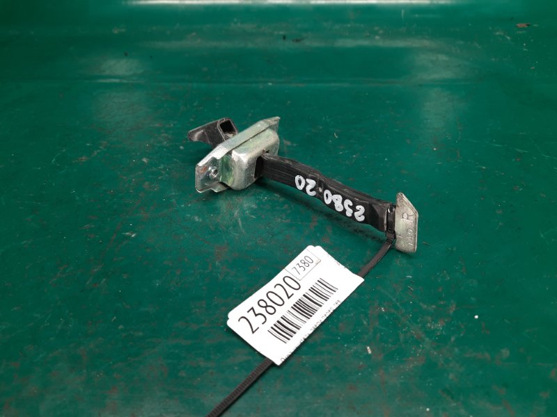 Запчасть ограничитель двери передний левый TOYOTA YARIS 05–11 2008 Хэтчбек 1.5 1NZ-FE 68610-52100 Б/У Ограничитель двери передний левый TOYOTA YARIS 05–11 2008 Хэтчбек 1.5 1NZ-FE 68610-52100 Б/У