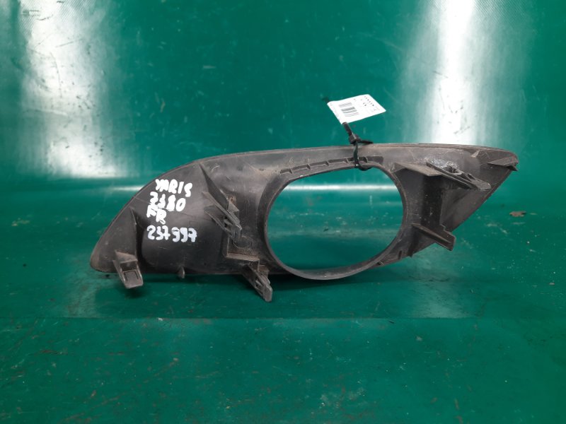 Накладка противотуманной фары правая TOYOTA YARIS 05–11 Хэтчбек 1.5 1NZ-FE