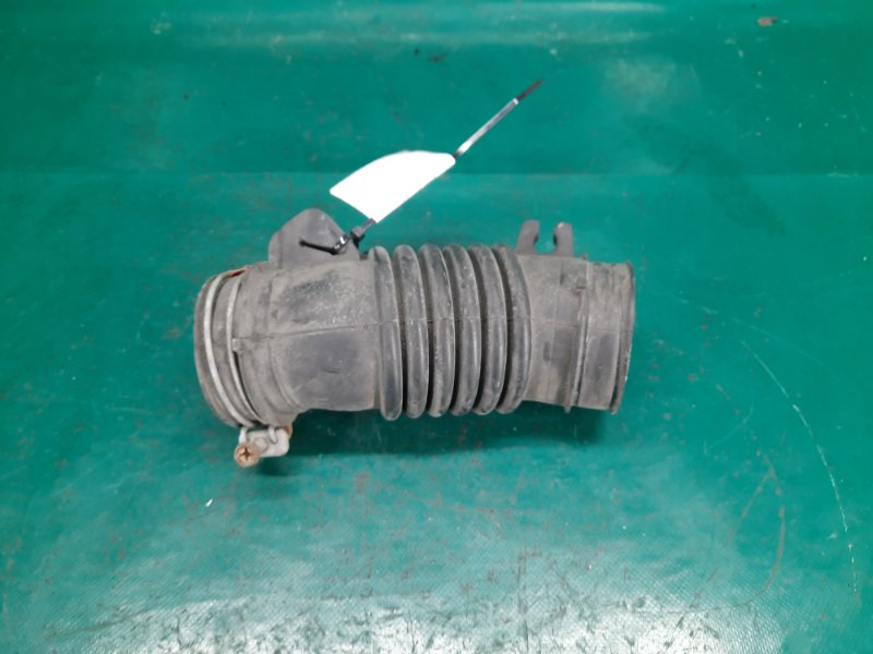Патрубок воздушного фильтра YARIS 05–11 2008 Хэтчбек 1.5 1NZ-FE