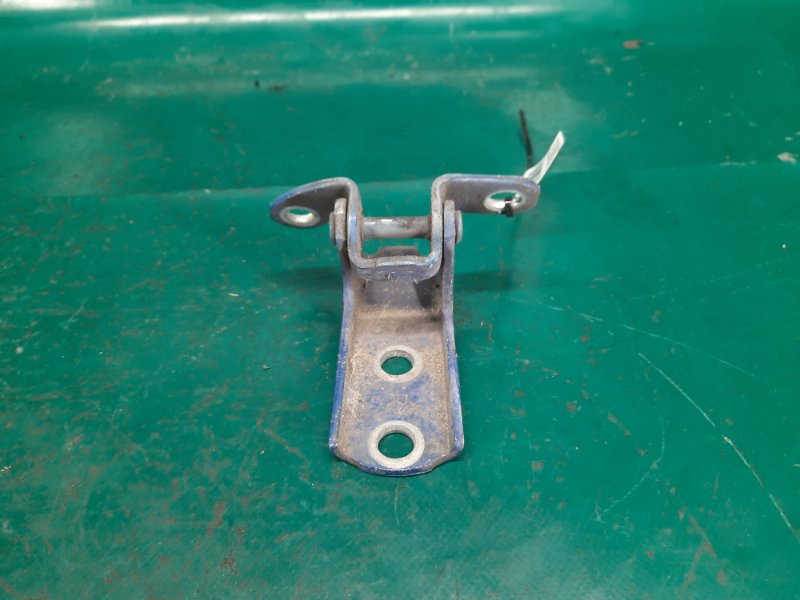 Петля двери нижняя задняя правая YARIS 05–11 2008 Хэтчбек 1.5 1NZ-FE Петля двери нижняя задняя правая YARIS 05–11 2008 Хэтчбек 1.5 1NZ-FE