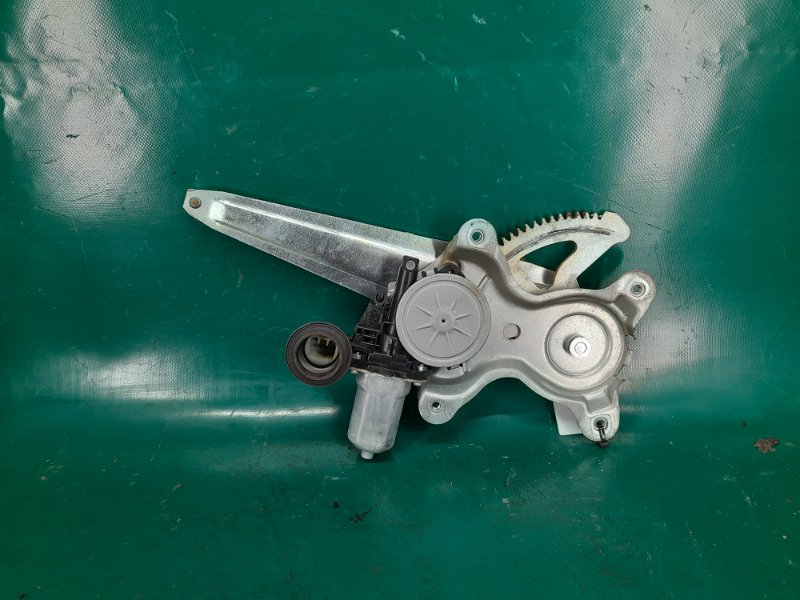 Стеклоподъемник задний правый YARIS 05–11 2008 Хэтчбек 1.5 1NZ-FE