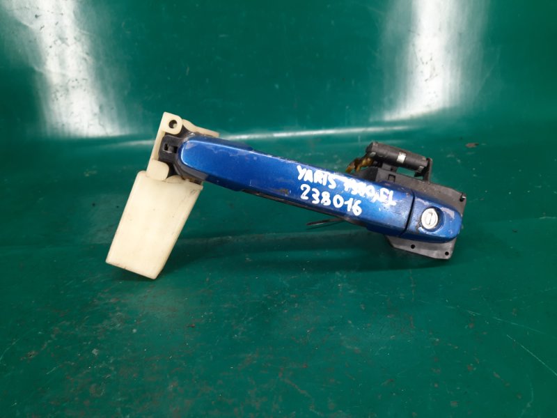 Запчасть ручка двери наружная передняя левая TOYOTA YARIS 05–11 2008 Хэтчбек 1.5 1NZ-FE 69211-12220-R5 Б/У Ручка двери наружная передняя левая TOYOTA YARIS 05–11 2008 Хэтчбек 1.5 1NZ-FE 69211-12220-R5 Б/У