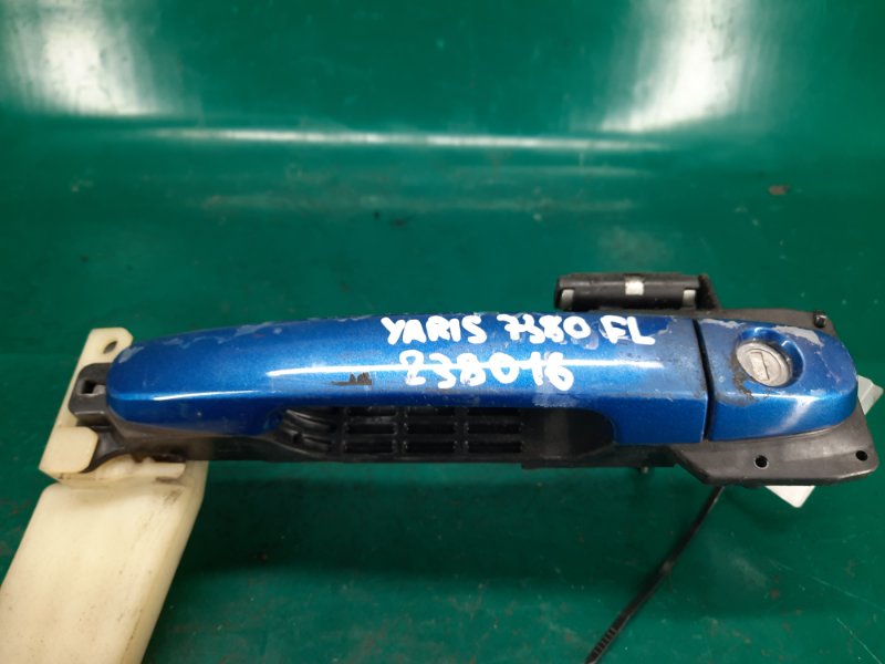 Ручка двери наружная передняя левая TOYOTA YARIS 05–11 Хэтчбек 1.5 1NZ-FE Ручка двери наружная передняя левая TOYOTA YARIS 05–11 Хэтчбек 1.5 1NZ-FE