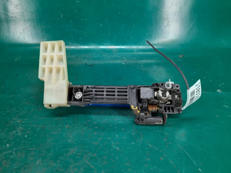 Ручка двери наружная передняя левая YARIS 05–11 2008 Хэтчбек 1.5 1NZ-FE Ручка двери наружная передняя левая YARIS 05–11 2008 Хэтчбек 1.5 1NZ-FE