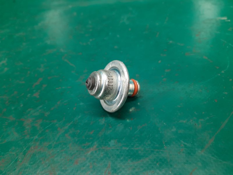 Клапан давления топлива TOYOTA YARIS 05–11 2008 Хэтчбек 1.5 1NZ-FE 23807-21051 Б/У