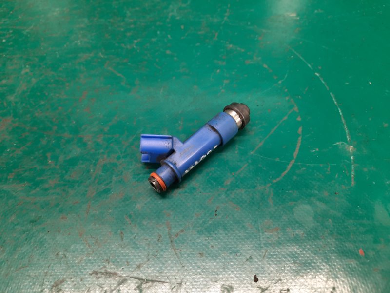 Форсунка топливная TOYOTA YARIS 05–11 Хэтчбек 1.5 1NZ-FE