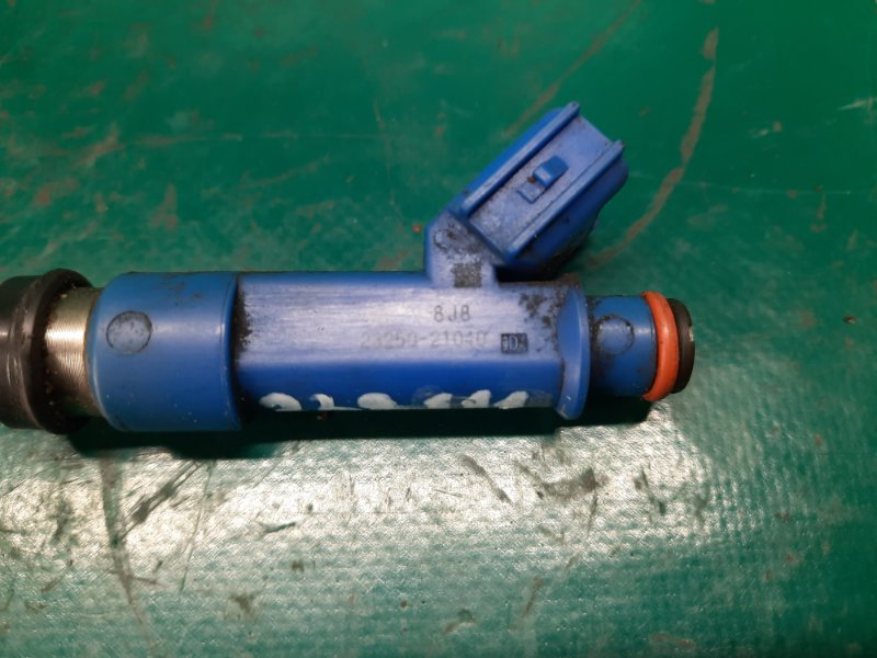 Форсунка топливная YARIS 05–11 2008 Хэтчбек 1.5 1NZ-FE