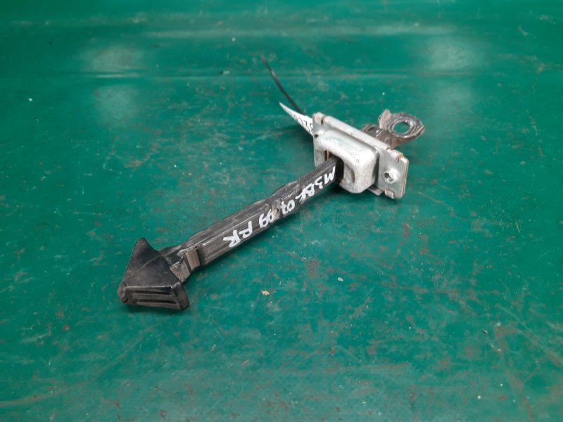 Ограничитель двери задний правый MAZDA 3 BK 03-08 2008 Хэтчбек 2.3 L3 BP4K-72-270G Б/У