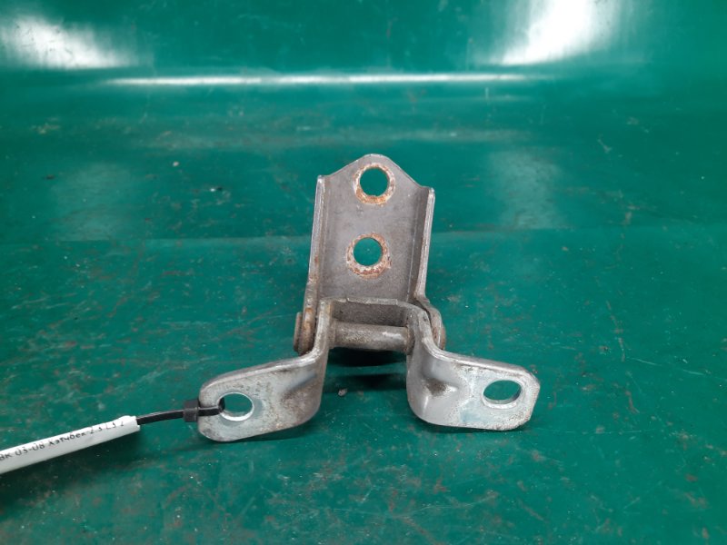 Петля двери нижняя задняя левая 3 BK 03-08 2008 Хэтчбек 2.3 L3