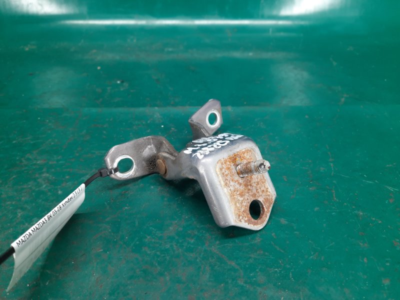 Петля двери верхняя задняя левая MAZDA 3 BK 03-08 2008 Хэтчбек 2.3 L3 E112-73-210A Б/У