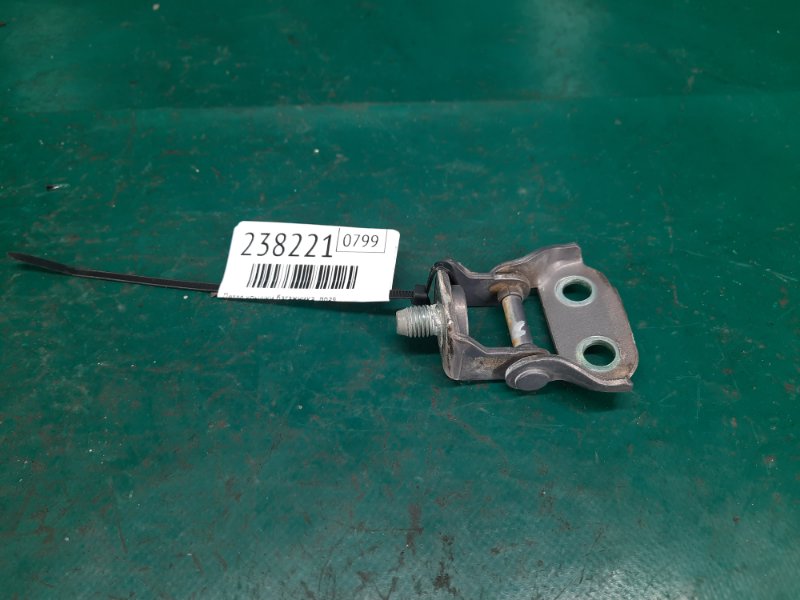 Петля крышки багажника правая MAZDA 3 BK 03-08 2008 Хэтчбек 2.3 L3 D350-62-210A Б/У