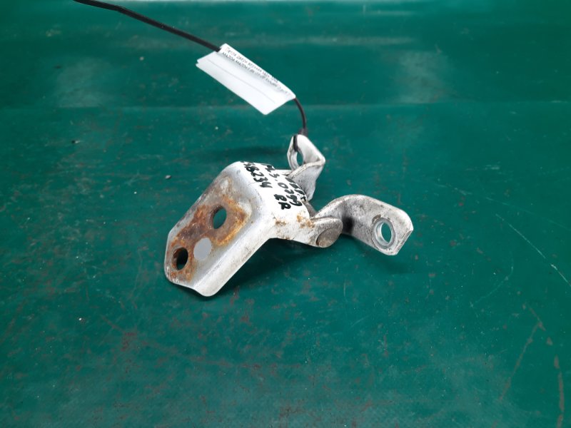Запчасть петля двери верхняя задняя правая MAZDA 3 BK 03-08 2008 Хэтчбек 2.3 L3 E112-72-210A Б/У Петля двери верхняя задняя правая MAZDA 3 BK 03-08 2008 Хэтчбек 2.3 L3 E112-72-210A Б/У
