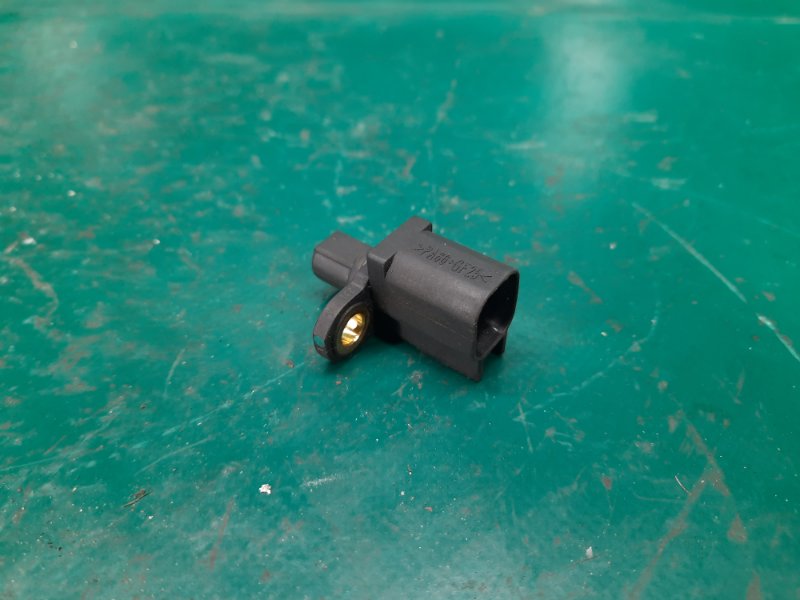 Датчик ABS задний правый MAZDA 3 BK 03-08 Хэтчбек 2.3 L3 Датчик ABS задний правый MAZDA 3 BK 03-08 Хэтчбек 2.3 L3