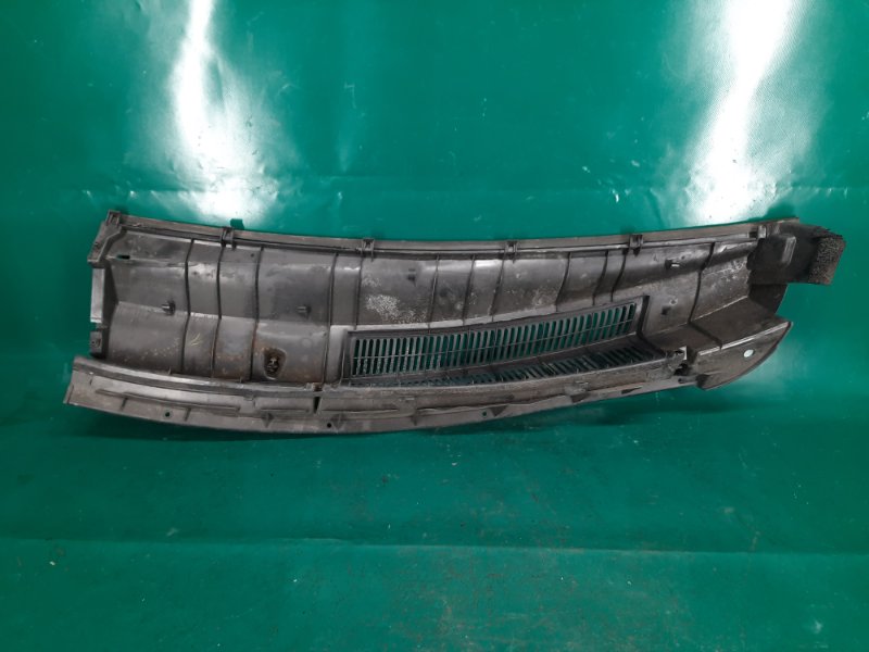 Пластик под лобовое стекло / Жабо правый YARIS 05–11 2008 Хэтчбек 1.5 1NZ-FE