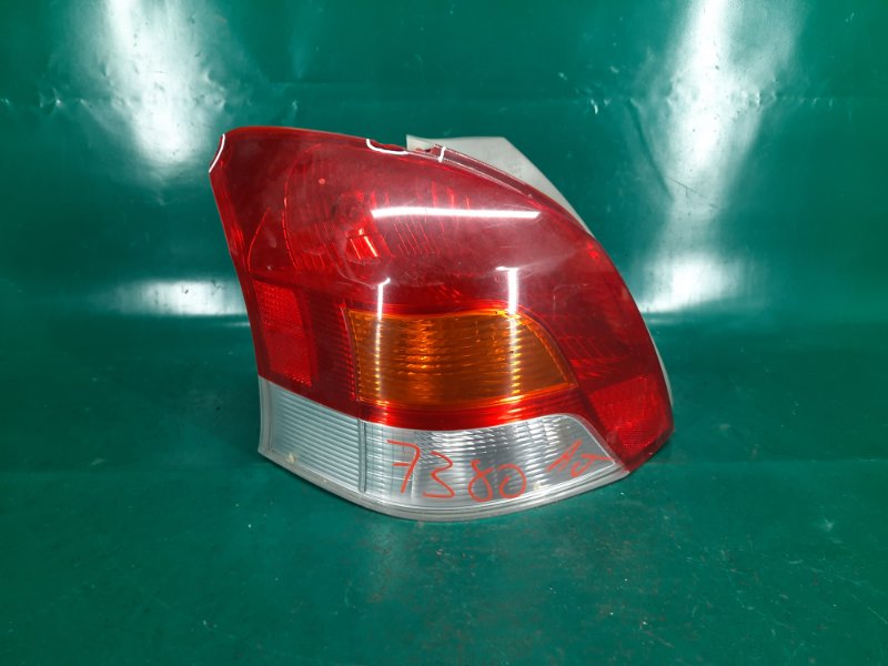 Фонарь наружный левый TOYOTA YARIS 05–11 2008 Хэтчбек 1.5 1NZ-FE 81561-52700 Б/У