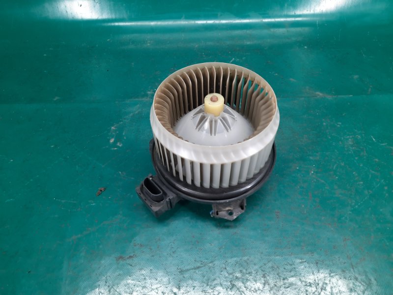 Моторчик печки TOYOTA YARIS 05–11 2008 Хэтчбек 1.5 1NZ-FE 87103-52140 Б/У