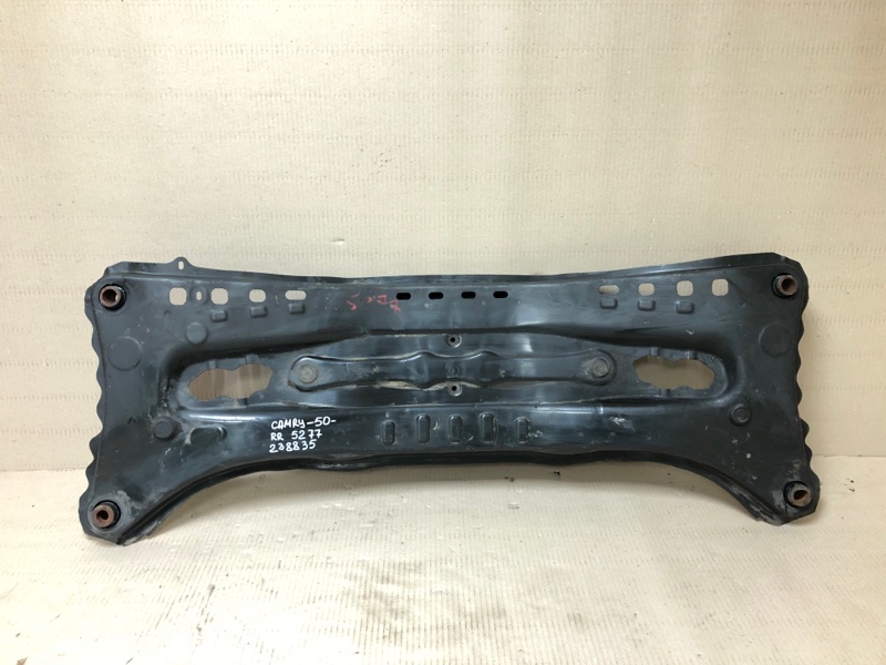 Запчасть балка задней подвески TOYOTA CAMRY 50 12-15 2012 Седан 2.5 51206-06090 Б/У Балка задней подвески TOYOTA CAMRY 50 12-15 2012 Седан 2.5 51206-06090 Б/У