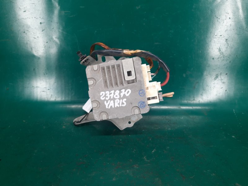 Запчасть блок управления электроусилителем руля TOYOTA YARIS 05–11 2008 Хэтчбек 1.5 1NZ-FE 89650-52370 Б/У Блок управления электроусилителем руля TOYOTA YARIS 05–11 2008 Хэтчбек 1.5 1NZ-FE 89650-52370 Б/У