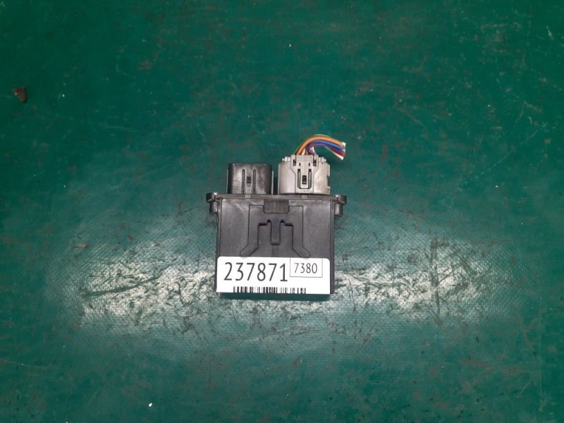 Блок электронный YARIS 05–11 2008 Хэтчбек 1.5 1NZ-FE Блок электронный YARIS 05–11 2008 Хэтчбек 1.5 1NZ-FE